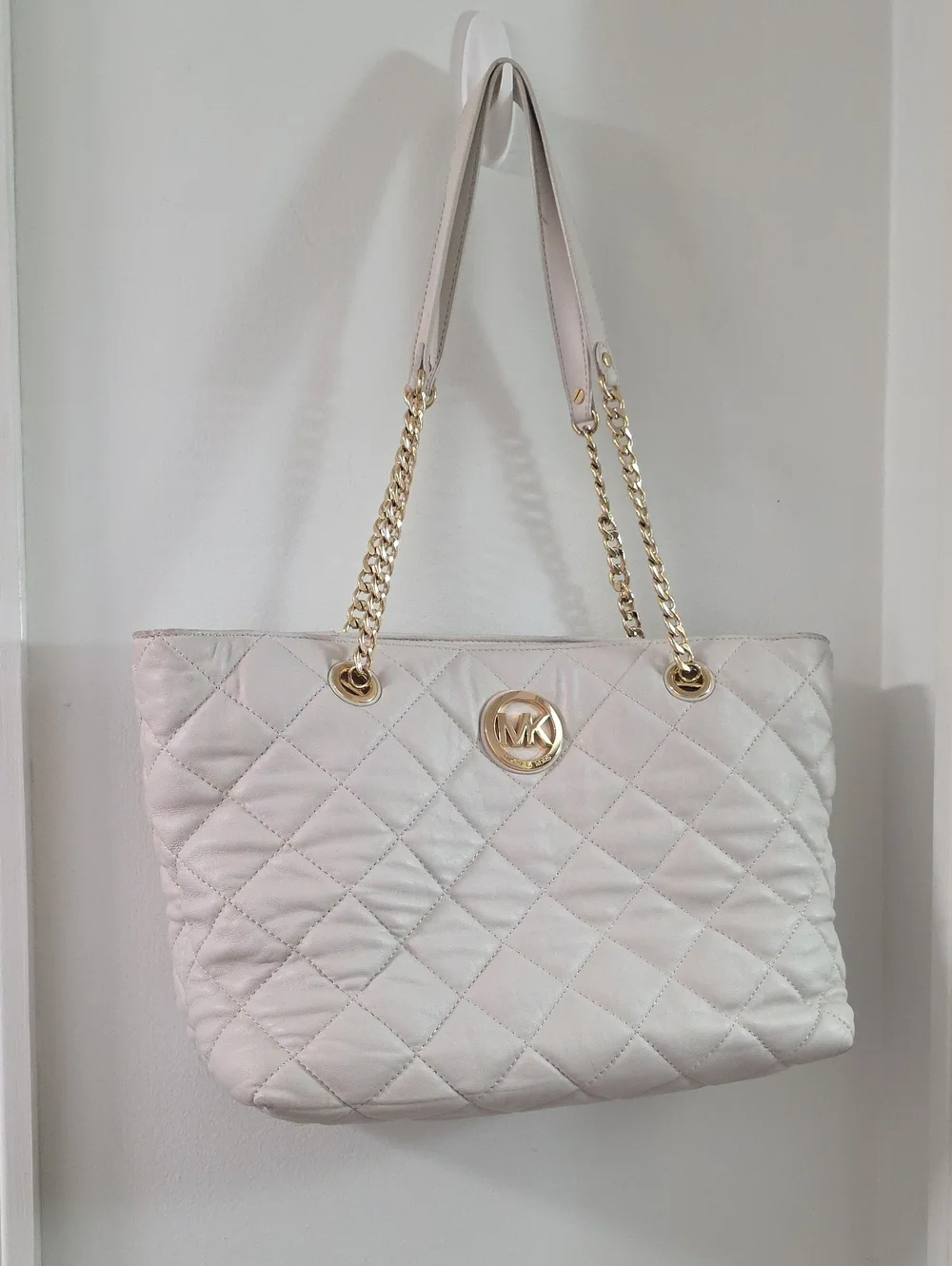 Micheal Kors Fulton Quilted Leather Tote White / Gold Hardware